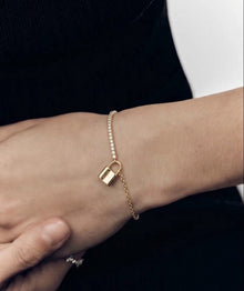 Story Bracelet