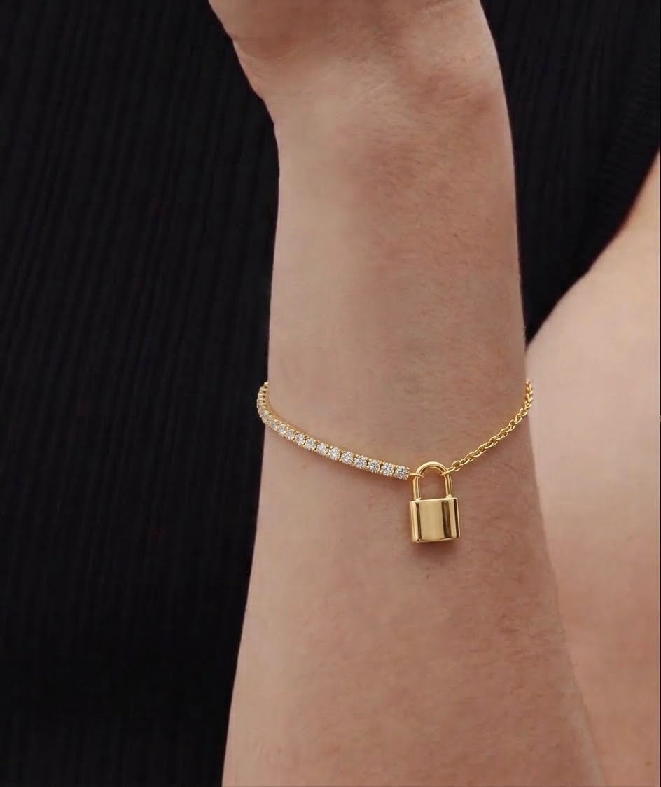 Story Bracelet